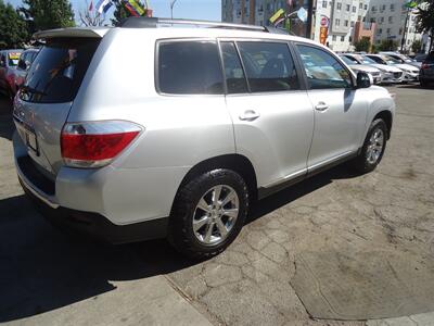 2011 Toyota Highlander SE   - Photo 4 - Van Nuys, CA 91405