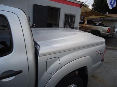 2005 Toyota Tacoma PreRunner V6   - Photo 16 - Van Nuys, CA 91405