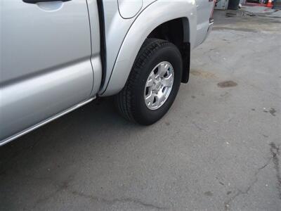 2005 Toyota Tacoma PreRunner V6   - Photo 21 - Van Nuys, CA 91405