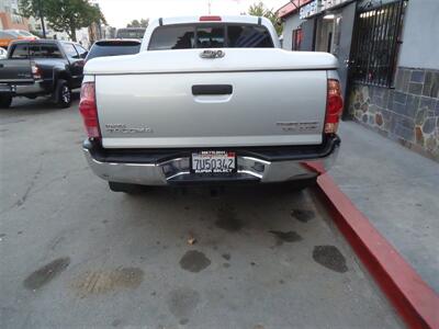 2005 Toyota Tacoma PreRunner V6   - Photo 4 - Van Nuys, CA 91405