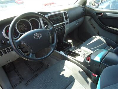 2005 Toyota 4Runner SR5   - Photo 18 - Van Nuys, CA 91405