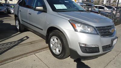 2017 Chevrolet Traverse LS   - Photo 2 - Van Nuys, CA 91405