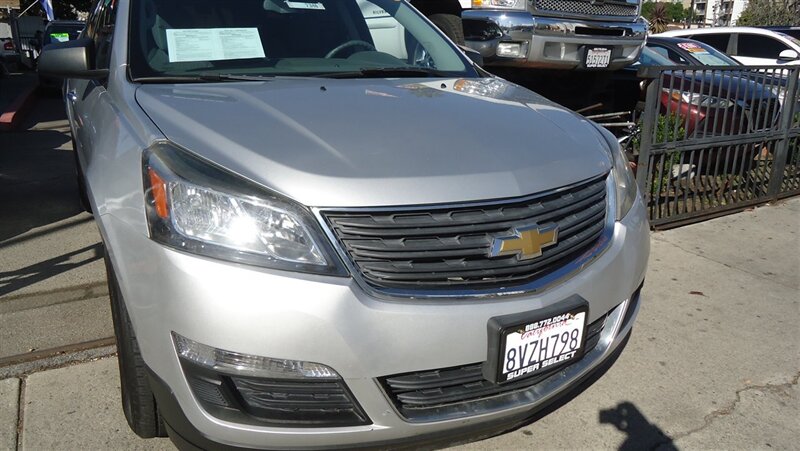 2017 Chevrolet Traverse LS   - Photo 1 - Van Nuys, CA 91405