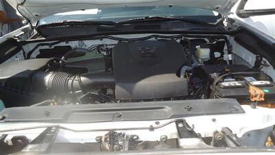 2016 Toyota Tacoma SR5 V6 - Photo 22 - Van Nuys, CA 91405