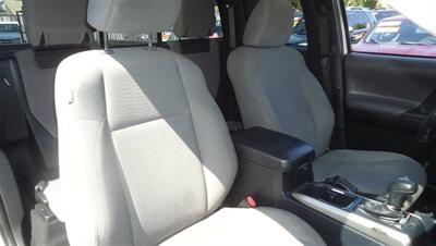 2016 Toyota Tacoma SR5 V6 - Photo 14 - Van Nuys, CA 91405
