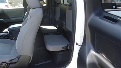 2016 Toyota Tacoma SR5 V6 - Photo 15 - Van Nuys, CA 91405