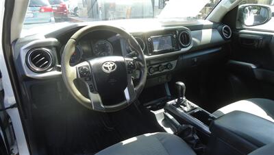 2016 Toyota Tacoma SR5 V6 - Photo 17 - Van Nuys, CA 91405