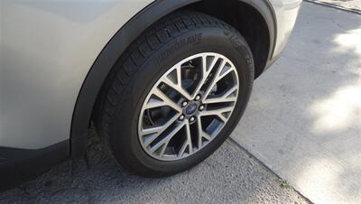 2022 Ford Escape SEL   - Photo 26 - Van Nuys, CA 91405