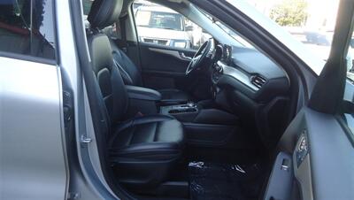 2022 Ford Escape SEL   - Photo 15 - Van Nuys, CA 91405