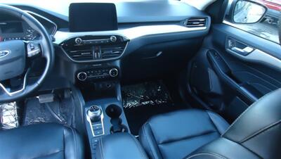2022 Ford Escape SEL   - Photo 16 - Van Nuys, CA 91405