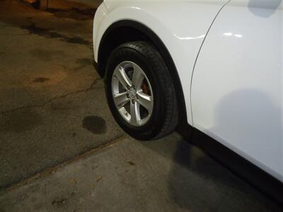 2014 Toyota RAV4 XLE   - Photo 27 - Van Nuys, CA 91405