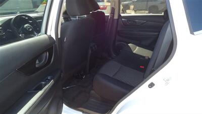 2020 Nissan Rogue S   - Photo 15 - Van Nuys, CA 91405