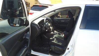 2020 Nissan Rogue S   - Photo 17 - Van Nuys, CA 91405