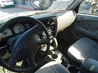 2003 Toyota Tacoma PreRunner V6 - Photo 13 - Van Nuys, CA 91405
