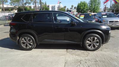 2021 Nissan Rogue SV   - Photo 3 - Van Nuys, CA 91405