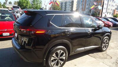 2021 Nissan Rogue SV   - Photo 4 - Van Nuys, CA 91405