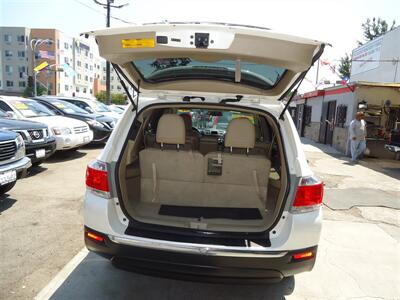 2011 Toyota Highlander SE   - Photo 5 - Van Nuys, CA 91405