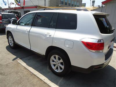 2011 Toyota Highlander SE   - Photo 2 - Van Nuys, CA 91405