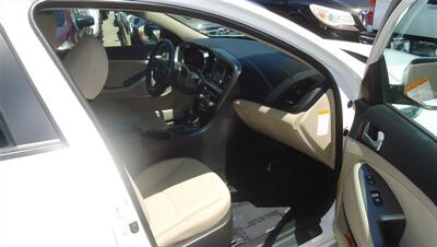 2015 Kia Optima Hybrid   - Photo 11 - Van Nuys, CA 91405