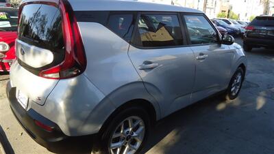 2021 Kia Soul S   - Photo 4 - Van Nuys, CA 91405