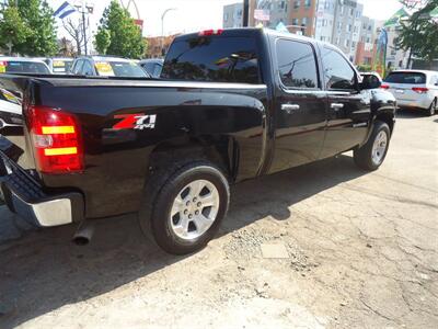 2011 Chevrolet Silverado 1500 LT   - Photo 4 - Van Nuys, CA 91405