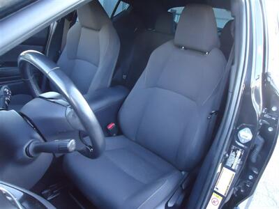 2018 Toyota C-HR XLE   - Photo 16 - Van Nuys, CA 91405