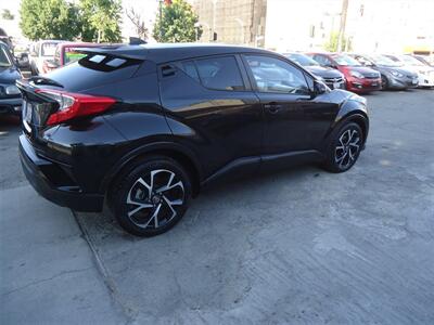 2018 Toyota C-HR XLE   - Photo 4 - Van Nuys, CA 91405
