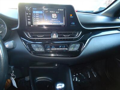 2018 Toyota C-HR XLE   - Photo 26 - Van Nuys, CA 91405