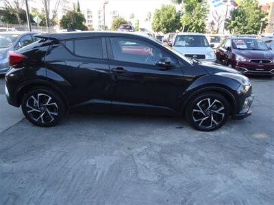2018 Toyota C-HR XLE   - Photo 3 - Van Nuys, CA 91405