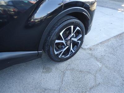 2018 Toyota C-HR XLE   - Photo 25 - Van Nuys, CA 91405