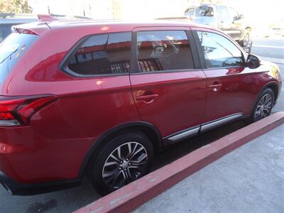 2017 Mitsubishi Outlander SE   - Photo 2 - Van Nuys, CA 91405