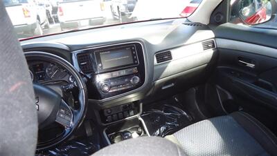 2017 Mitsubishi Outlander SE   - Photo 46 - Van Nuys, CA 91405