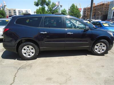 2017 Chevrolet Traverse LS   - Photo 4 - Van Nuys, CA 91405