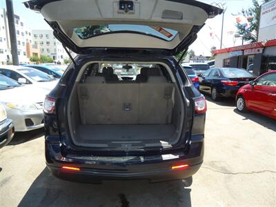 2017 Chevrolet Traverse LS   - Photo 7 - Van Nuys, CA 91405