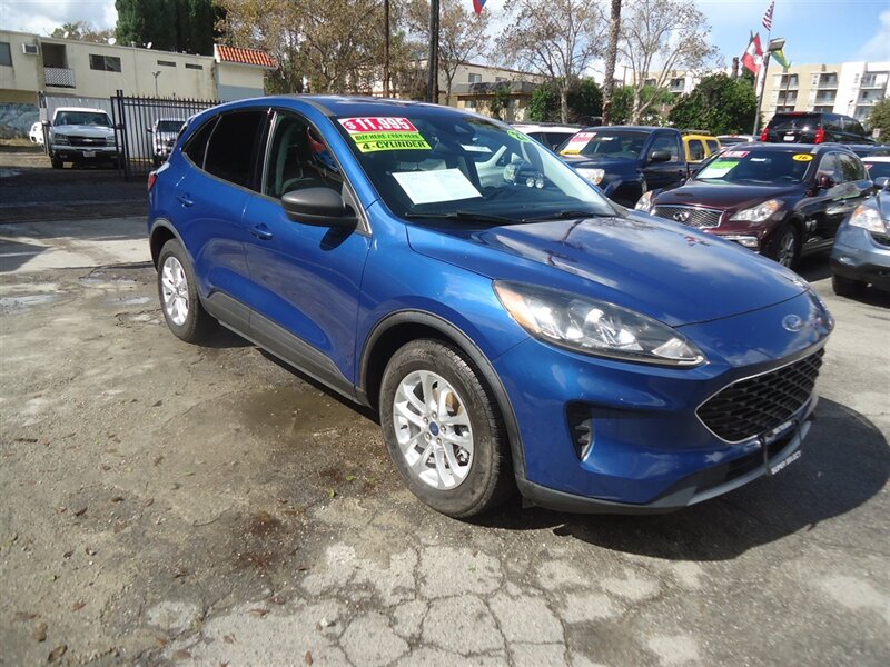 2022 Ford Escape SE   - Photo 1 - Van Nuys, CA 91405