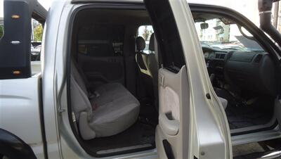 2003 Toyota Tacoma PreRunner V6   - Photo 14 - Van Nuys, CA 91405