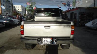 2003 Toyota Tacoma PreRunner V6   - Photo 10 - Van Nuys, CA 91405