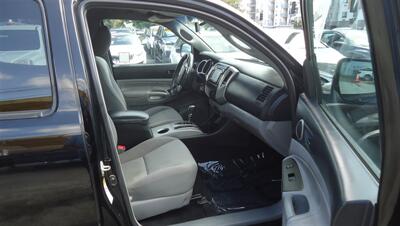 2014 Toyota Tacoma   - Photo 14 - Van Nuys, CA 91405
