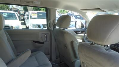 2012 Nissan Quest 3.5 S - Photo 13 - Van Nuys, CA 91405