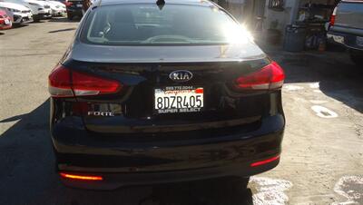 2018 Kia Forte LX   - Photo 8 - Van Nuys, CA 91405
