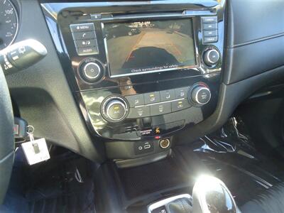 2018 Nissan Rogue S   - Photo 25 - Van Nuys, CA 91405