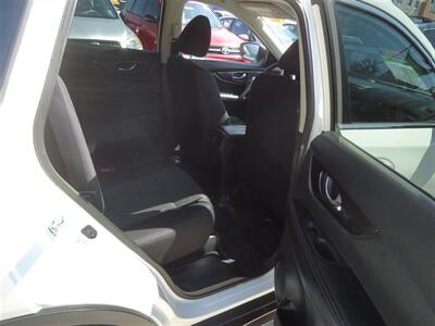 2018 Nissan Rogue S   - Photo 14 - Van Nuys, CA 91405