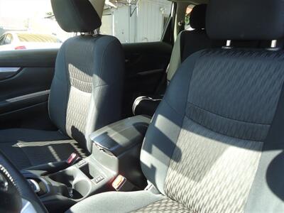 2018 Nissan Rogue S   - Photo 18 - Van Nuys, CA 91405