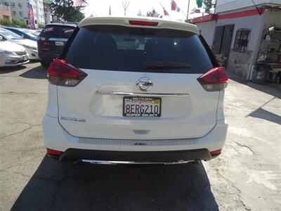 2018 Nissan Rogue S   - Photo 9 - Van Nuys, CA 91405