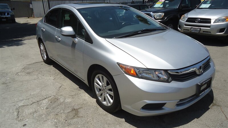 2012 Honda Civic EX-L w/Navi   - Photo 1 - Van Nuys, CA 91405