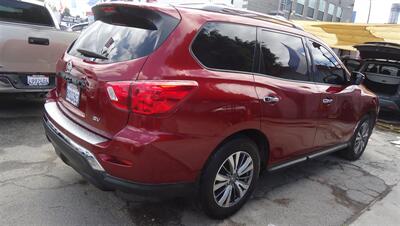 2020 Nissan Pathfinder SV   - Photo 4 - Van Nuys, CA 91405