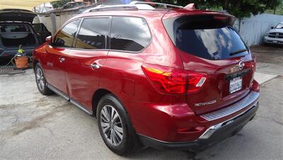 2020 Nissan Pathfinder SV   - Photo 8 - Van Nuys, CA 91405