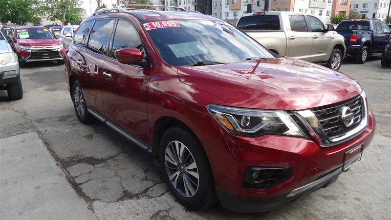 2020 Nissan Pathfinder SV   - Photo 1 - Van Nuys, CA 91405