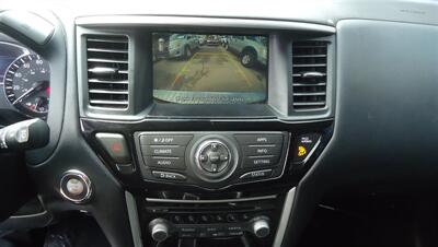 2020 Nissan Pathfinder SV   - Photo 24 - Van Nuys, CA 91405