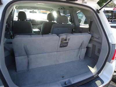 2013 Toyota Highlander Plus   - Photo 9 - Van Nuys, CA 91405